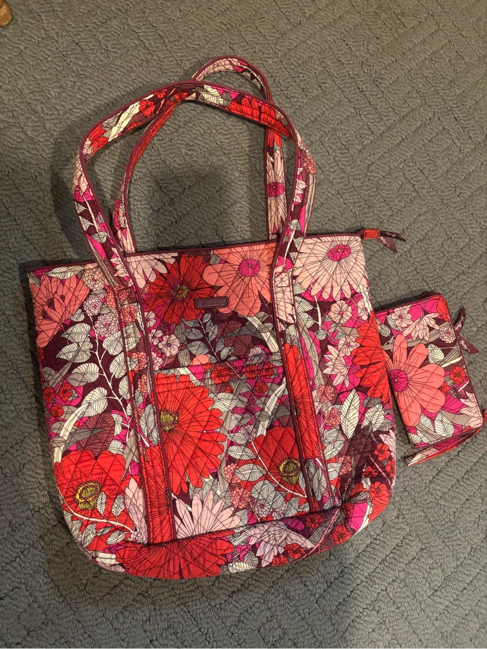 Floral Quilted Tote Bag and wallet in Pink & Red 
14 x 16 inches